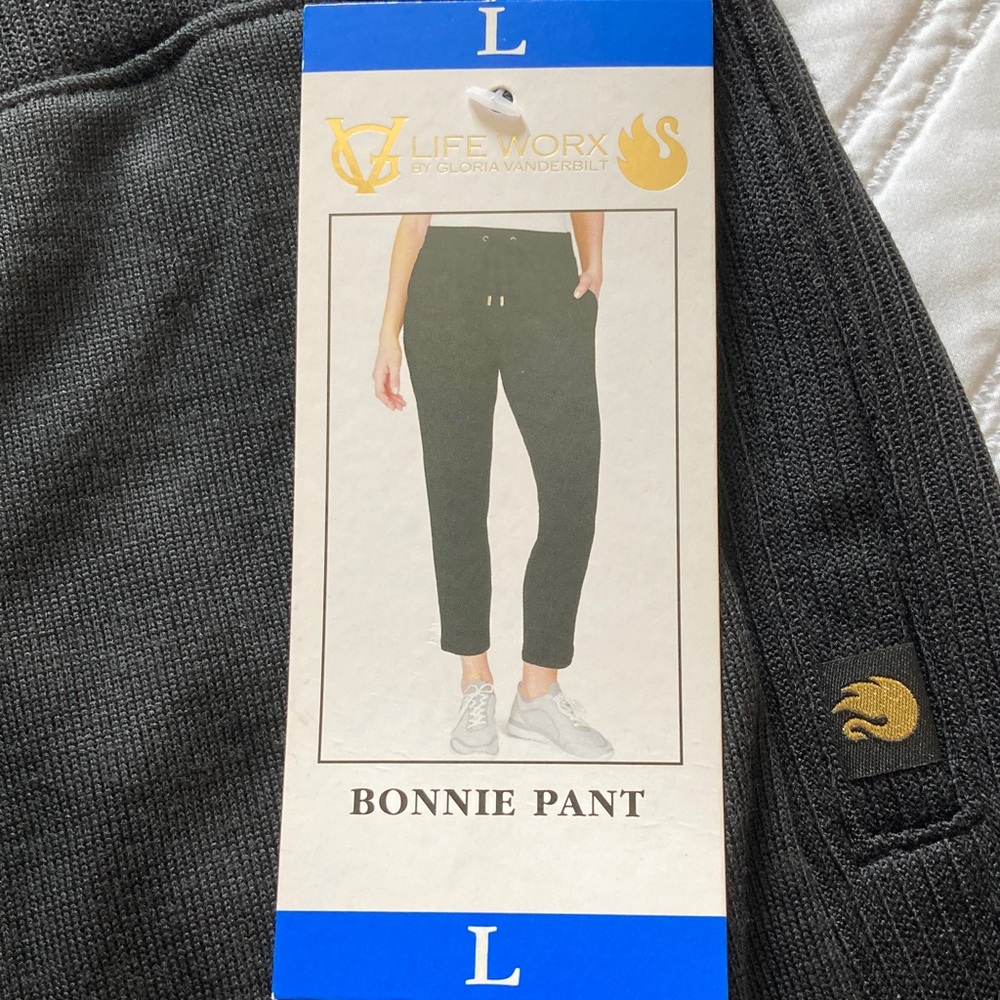Life Worx by Gloria Vanderbilt, NWT, L